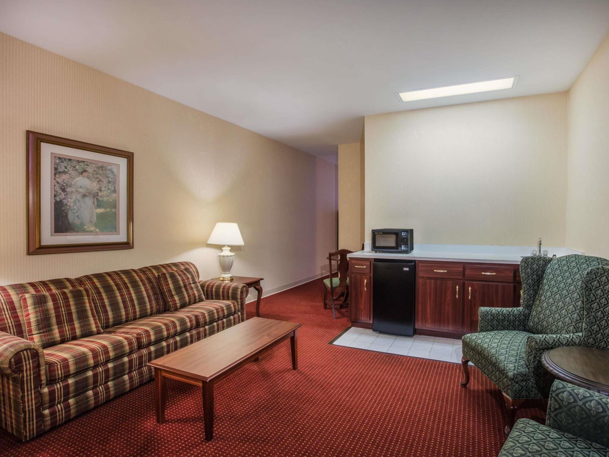 Ramada By Wyndham Hotel 3*